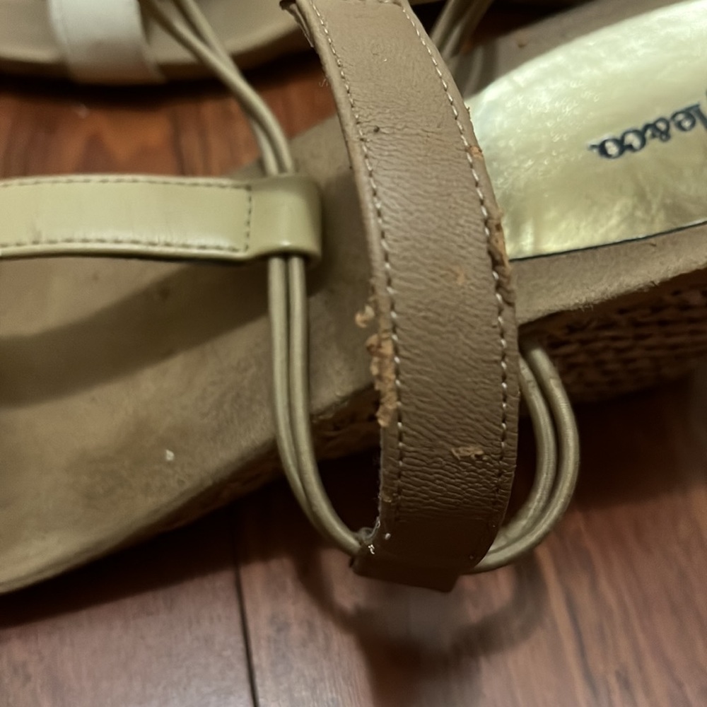 Sandals - Picture 3 of 4